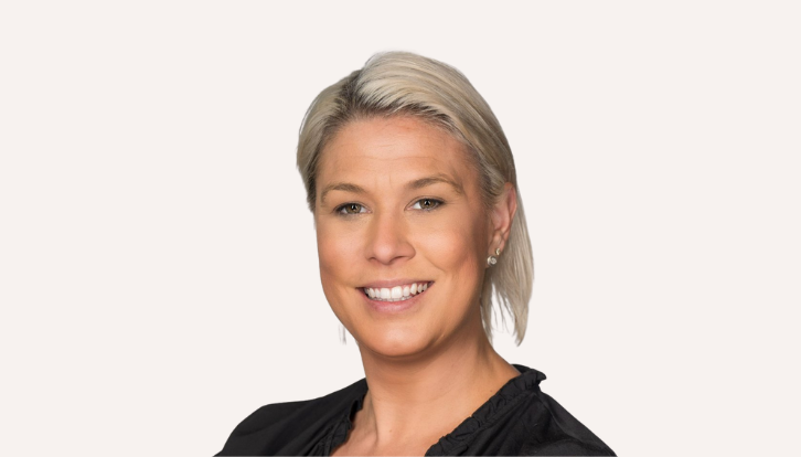 Sara Stuart headshot